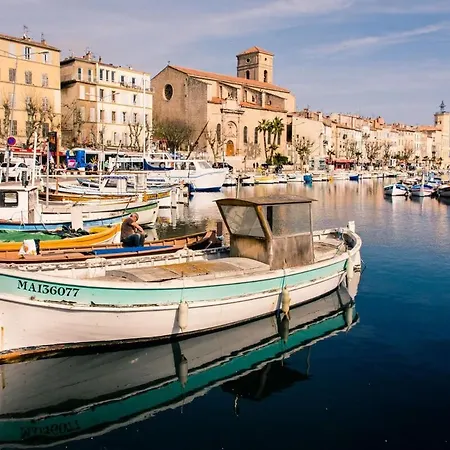 Le Rio Front De - Ecran Cinema - Paddle - Parking La Ciotat